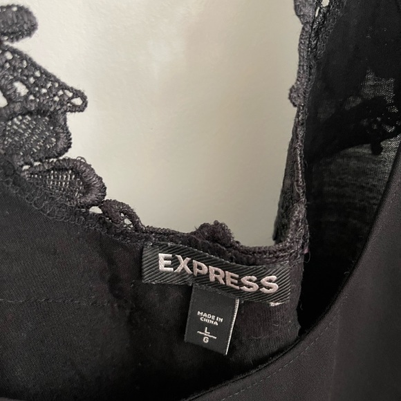 Express Lace Back going out top - Picture 3 of 3